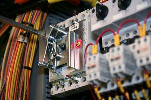 Keep Industrial Electrical Safety First 