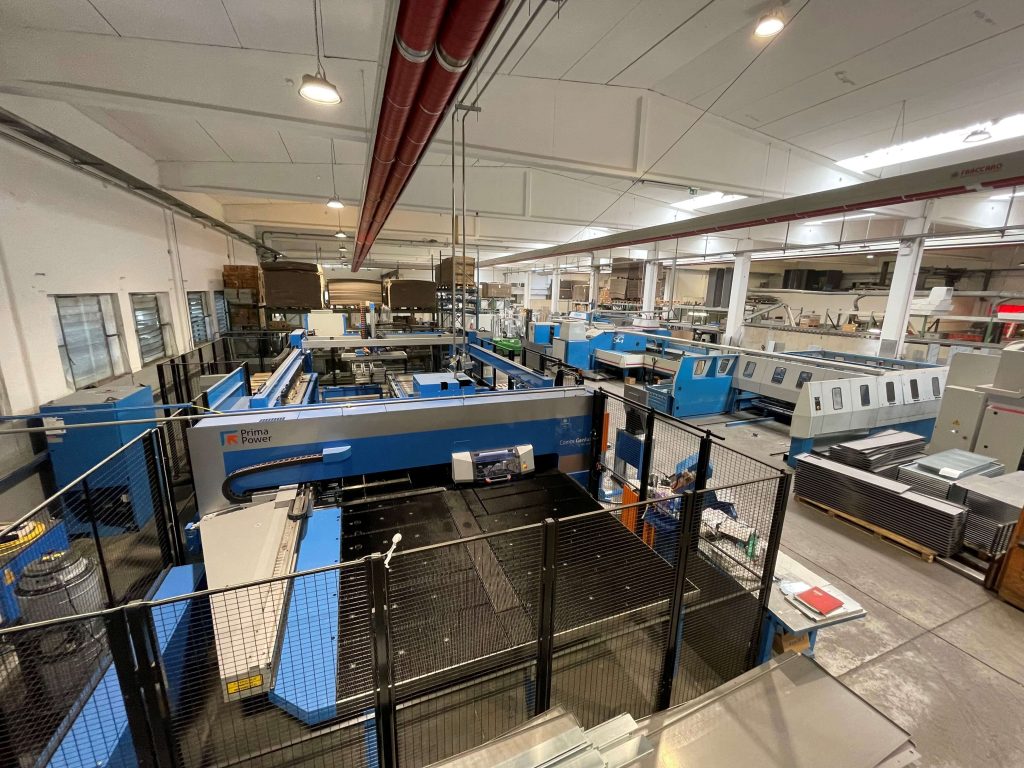 Quadritalia punching and pressing machine