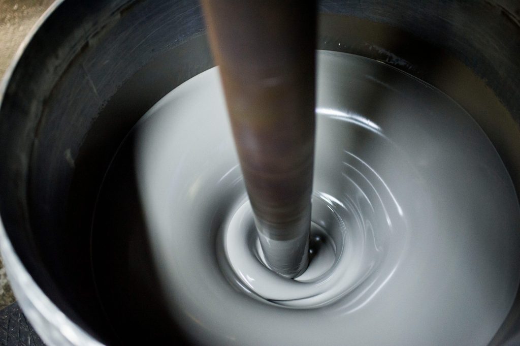 paint being mixed, example of DC motor control