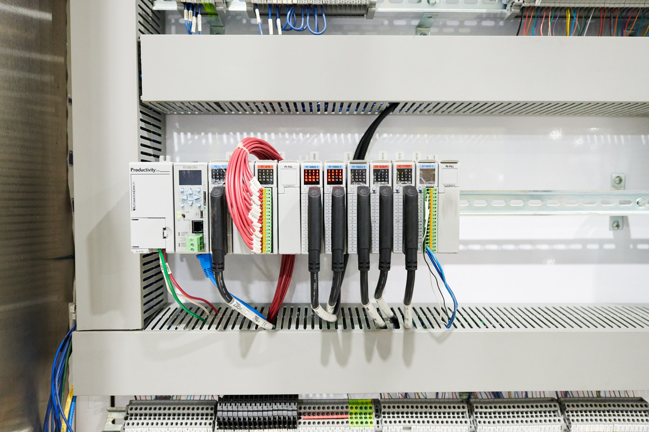 Productivity2000 micro-modular PLC supports over 4,000 I/O points. 